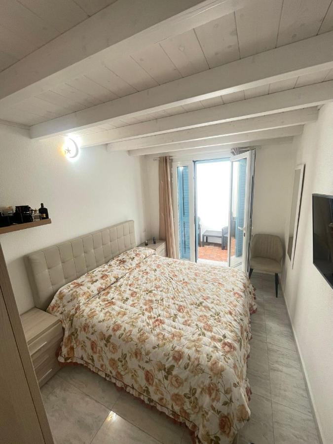 La Perla Del Mare 2 Bed and Breakfast La Caletta Buitenkant foto