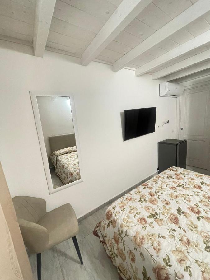 La Perla Del Mare 2 Bed and Breakfast La Caletta Buitenkant foto